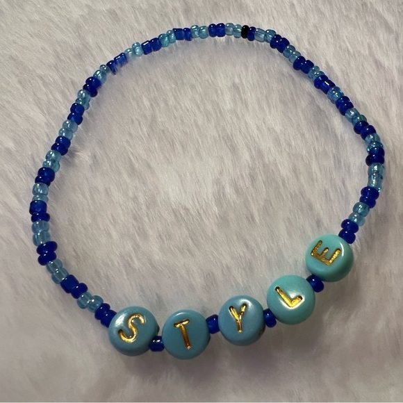 Taylor Swift Eras Tour Friendship Bracelet - Picture 2 of 4